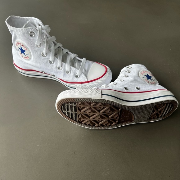 White Chuck Taylor All Star Converse - Picture 2 of 7